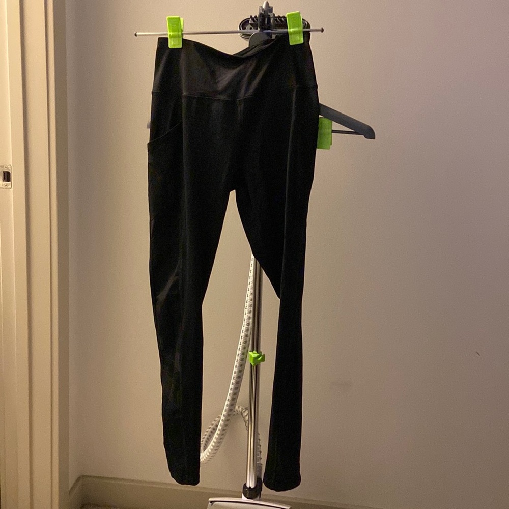 Black workout leggings